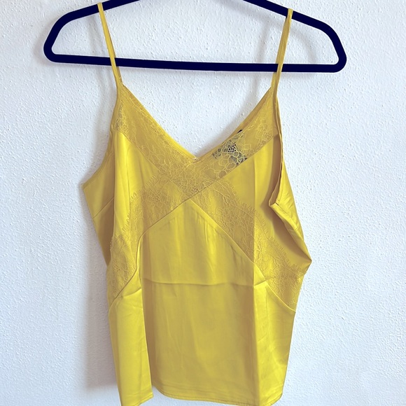 F21 Eyelash Lace-Trim Cami - Picture 2 of 4